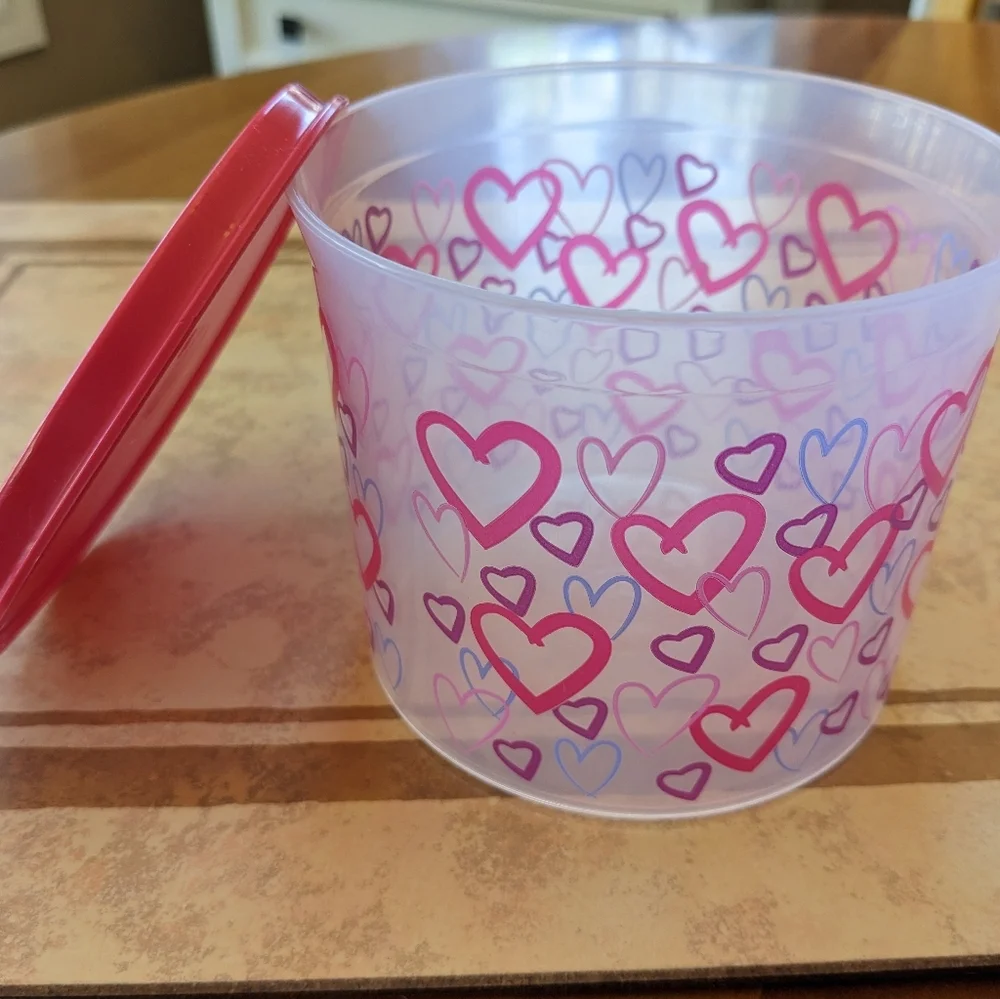Mini Canister New Tupperware 2-Cup Hearts Rubine Red Valentine's Day
